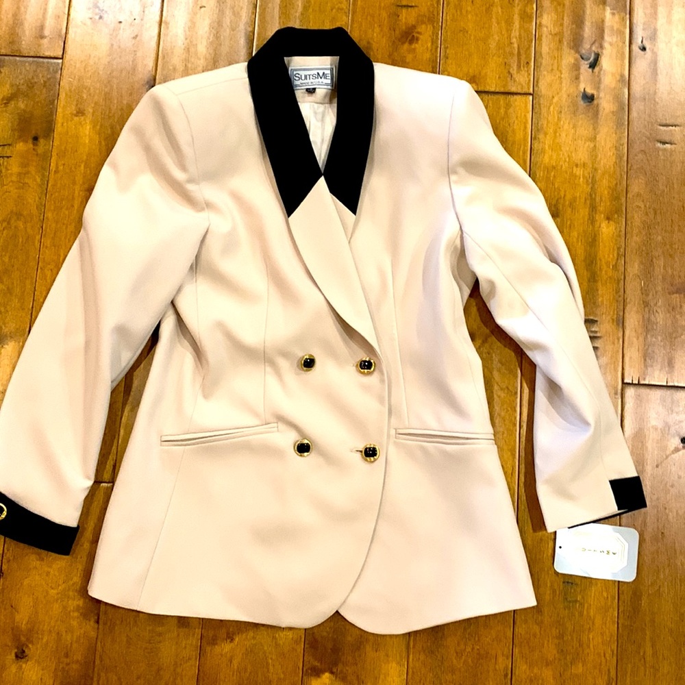 NWT SUITS ME BLAZER. Cream and black